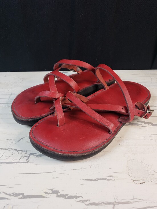 Piper Sandals \'The Slip On\' in Red - Men\'s 7-7.5 or Women\'s 8-8.5 main image 4
